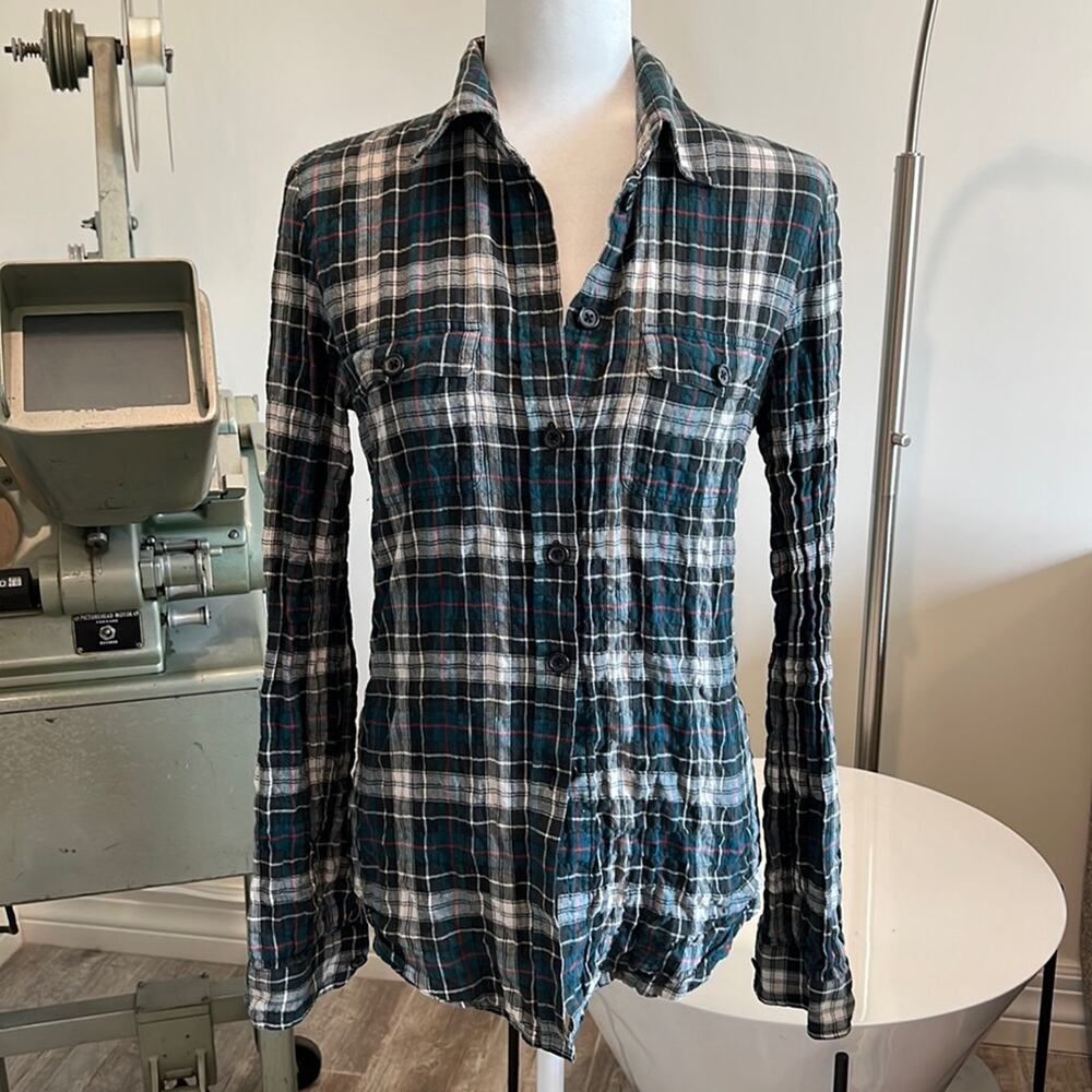 Elizabeth and James Women's Plaid Button-Front Collared Shirt - Size Small